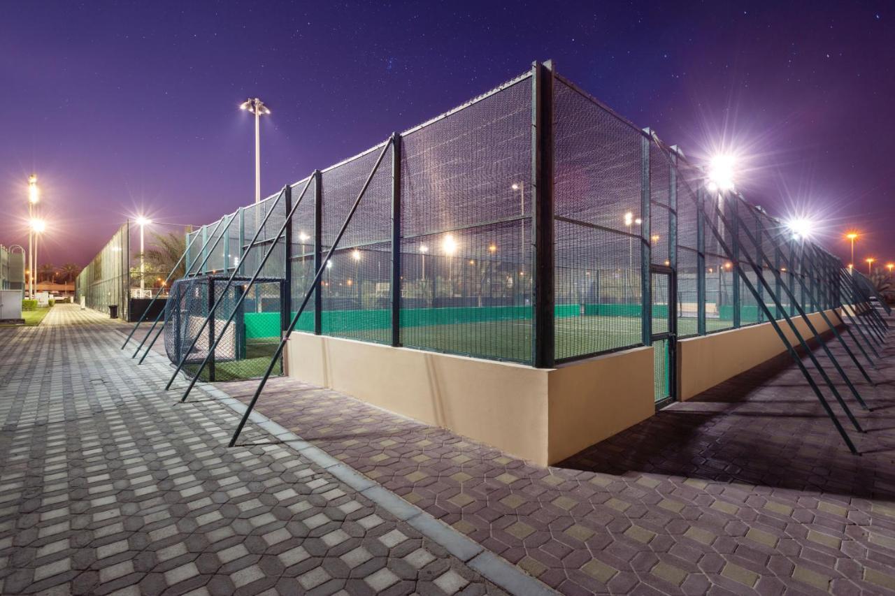 Officers Club & Hotel Abu Dabi Exterior foto The Al-Shaab Olympic Park