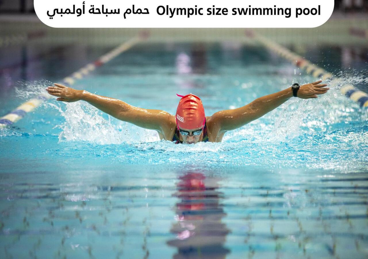 Officers Club & Hotel Abu Dabi Exterior foto Olympic size swimming pool