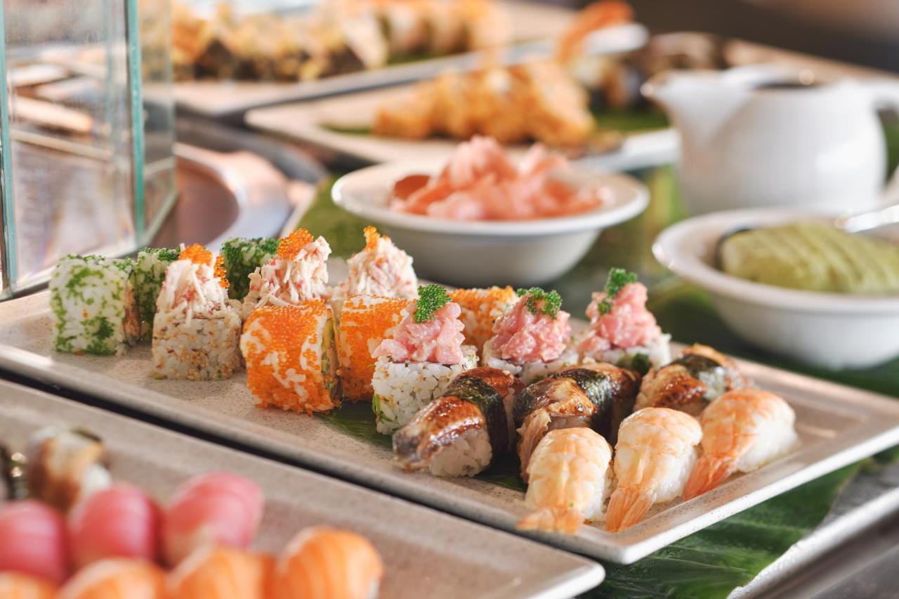 Officers Club & Hotel Abu Dabi Exterior foto Sushi